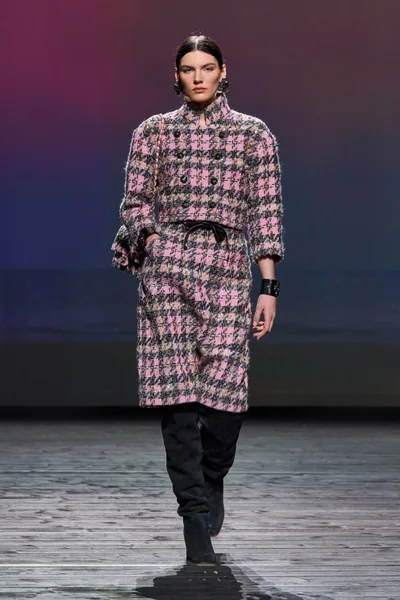 Look 30